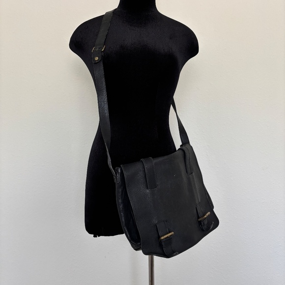 Vintage Leather Co Black Leather Crossbody Messanger Bag - Picture 6 of 10